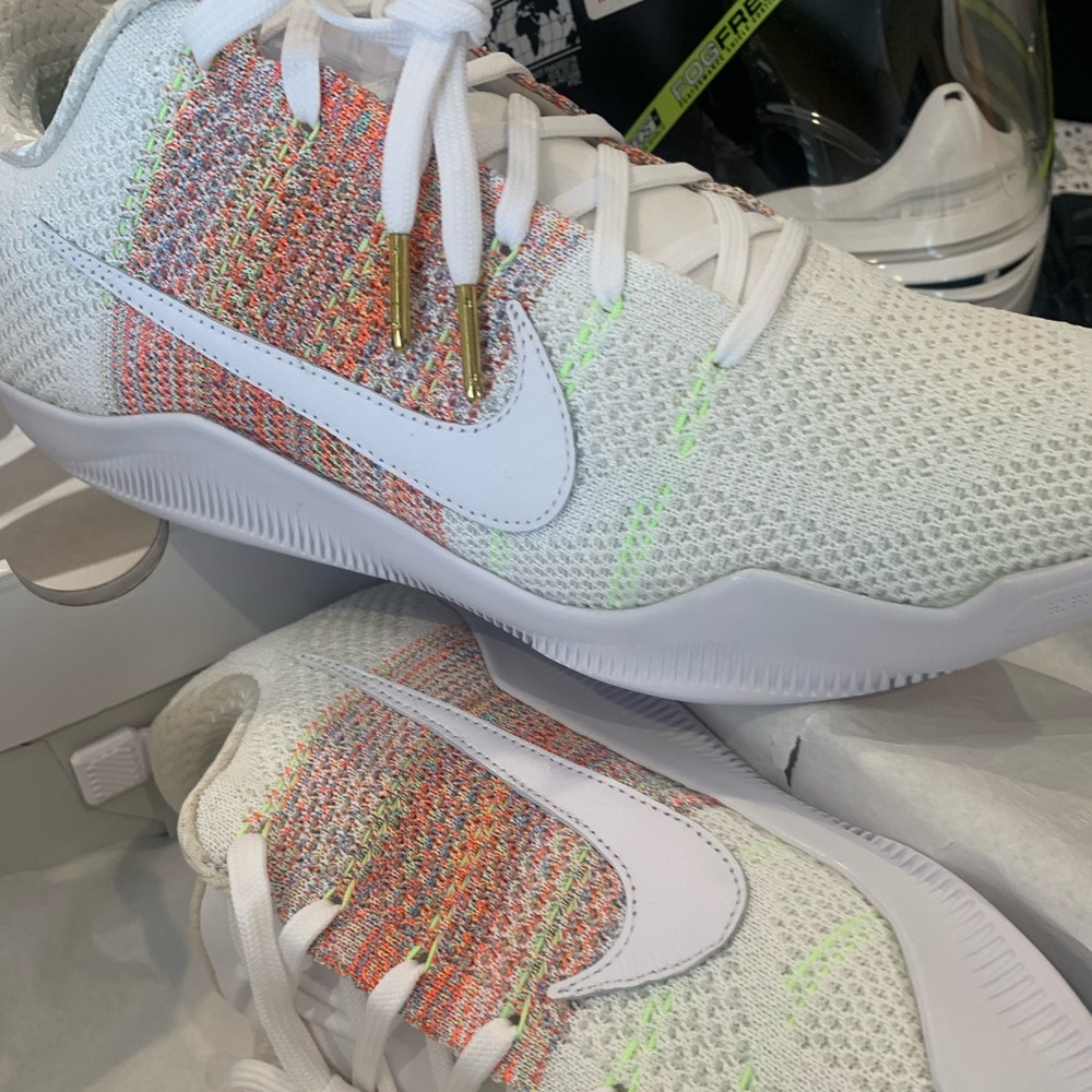 New Kobe XI Elite Low Shoes size 12